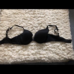 Victoria’s Secret bra 36C